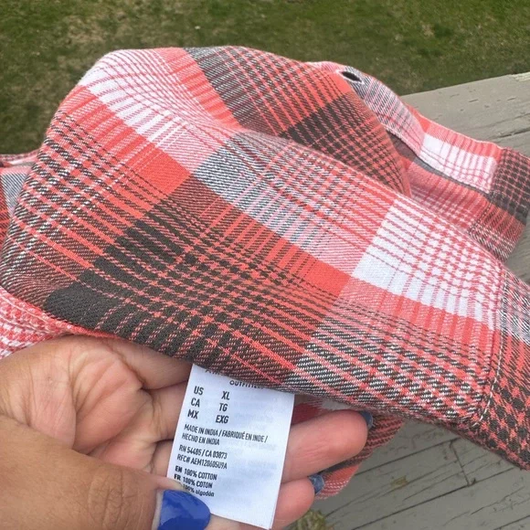 American Eagle • Plaid Button Down Shirt - Picture 8 of 16